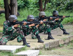 Jaga Profesionalisme dan Naluri Tempur, Prajurit Brigif 2 Marinir Gelar Latihan Menembak di Sidoarjo