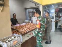 Antisipasi Lonjakan Harga, Babinsa Koramil 07/Kembangan Gelar Monitoring Sembako