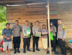 Polsek Lubuk Linggau Timur I Salurkan Sembako dari Rumah ke Rumah untuk Warga Kurang Mampu