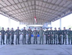 Kukuhkan Penerbang Sukhoi Baru, Dua Perwira TNI AU Sukses Gelar Terbang Solo