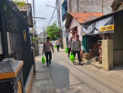 Jaga Jakarta On The Spot Kapolsek Bekasi Barat Tunjukkan Kepedulian, Kunjungi Warga Sakit dan Lansia di Jakasampurna