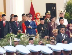 Panglima TNI Hadiri Upacara Penurunan Bendera Sang Merah Putih di Istana Merdeka