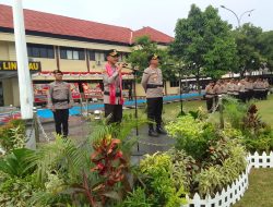 Resmi Pimpin Polres Lubuk Linggau, AKBP Catur Erwin Setiawan Disambut Tradisi Pedang Pora