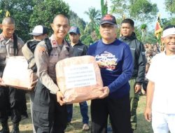 Penyaluran Bantuan Sembako Membagikan paket bahan pokok kepada warga kurang mampu dan lansia di sekitar rute kegiatan