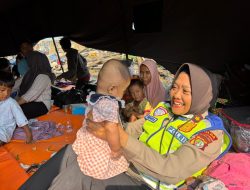 Peringati HUT ke-78, Polwan Gelar Aksi Kemanusiaan untuk Korban Kebakaran Muara Angke