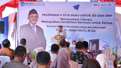 Gedor Literasi Nasional! Mendikdasmen Abdul Mu’ti Lepas 5,5 Juta Buku ke Ribuan Sekolah se-Indonesia