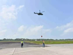 Gandeng Otorita IKN dan BMKG, TNI AU Terbangkan Heli Caracal Padamkan Karhutla Ibu Kota Baru
