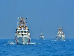 Armada TNI AL dan Amerika Serikat Unjuk Formasi Tempur di Perairan Banten