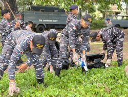 Aksi Nyata HUT Ke-81 TNI AL, Personel Lanudal Sabang Boyong TNI-Polri dan Warga Bersihkan Pesisir Kota Sabang!