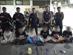 Brimob Polda Metro Jaya Amankan  Pemuda Hendak Tawuran, Temukan Sajam dan Cairan Diduga Air Keras di Duren Sawit