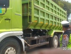 Respon Cepat Layanan 110, Polisi Evakuasi Kontainer Terlepas dari Truk Trailer di Jembatan KBN Marunda!