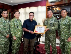 Sambut HUT ke-81 TNI, Wadanjen Akademi TNI Anjangsana ke Kediaman Mantan Panglima TNI Djoko Suyanto