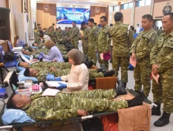 Sambut HUT Ke-81 TNI, Kodaeral V Gelar Donor Darah Bersama Jalasenastri di Surabaya!