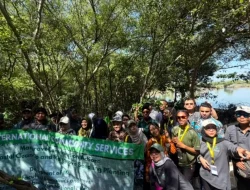 Gandeng Mahasiswa Asing, Dosen UPN Veteran Jatim Deklarasikan Green Commitment di Mangrove Wonorejo