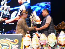 Merawat Seni Tradisi, Panglima TNI Meriahkan Pagelaran Wayang Golek dan Pameran UMKM di Pangandaran