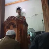 Sentuh Hati Jamaah Pelabuhan Tanjung Priok, AKBP Alrasyidin Fajri Pimpin Salat Jumat di Masjid PT DKB