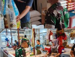 Pengecekan Perkembangan Harga Sembako, Babinsa Serka Saidin Turun Langsung ke Pasar Tradisional