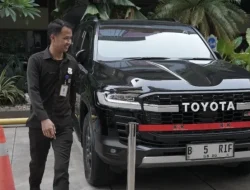 Usut Kasus Suap HGB Summarecon Bogor, KPK Sita Toyota Land Cruiser Milik Arif Sugiyanto